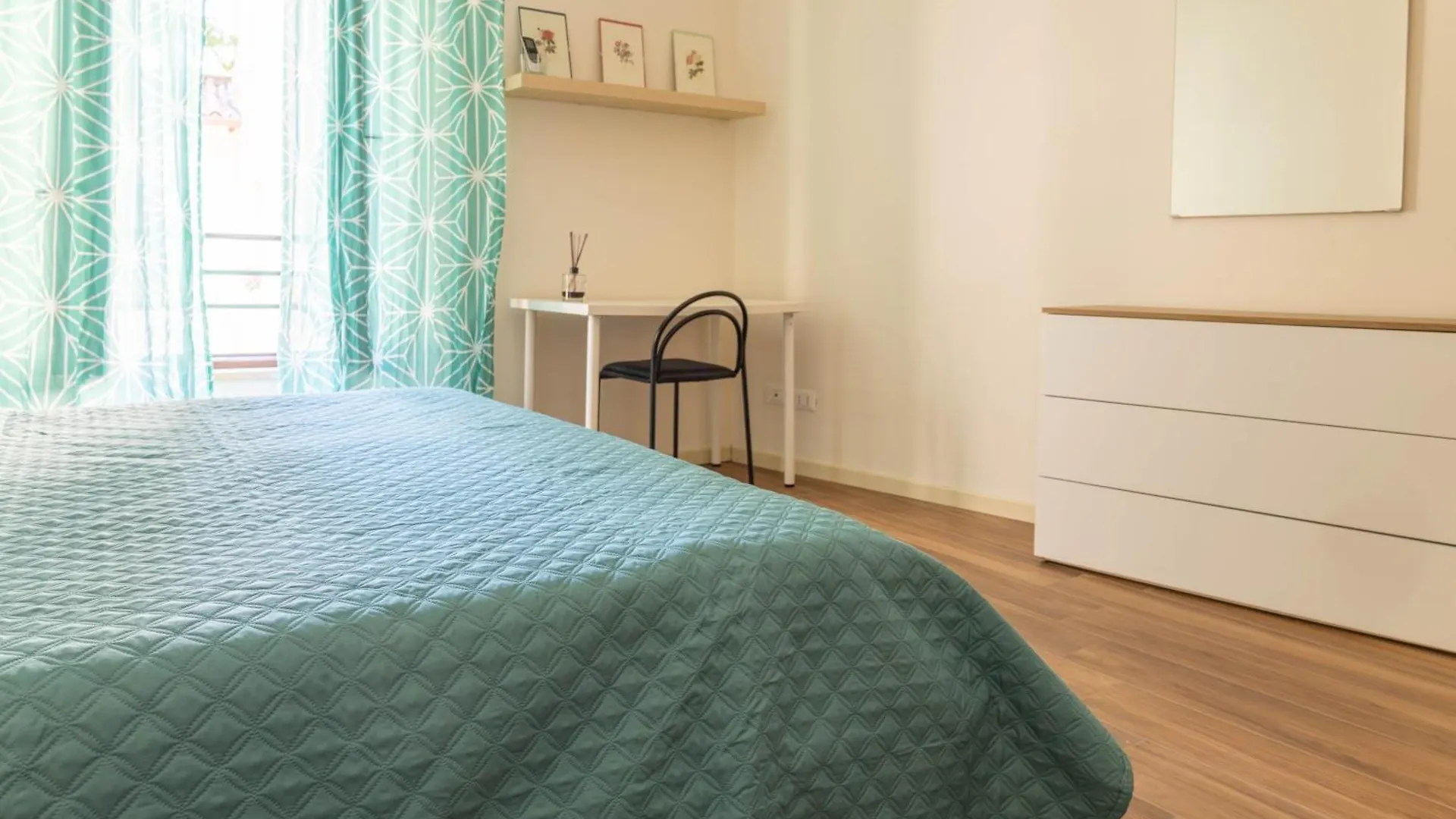 Ora Apartment デセンツァーノ・デル・ガルダ